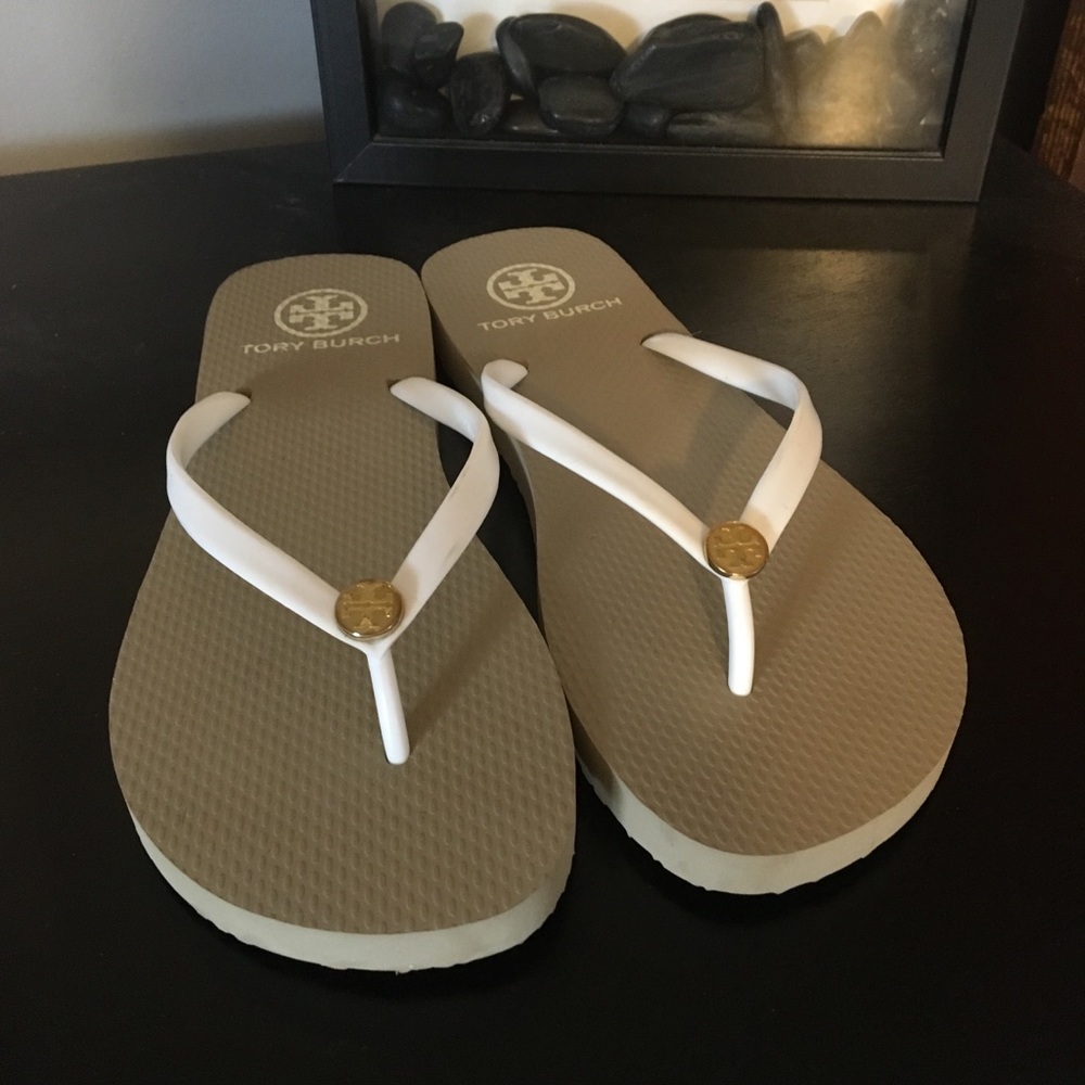 NWOT Tory Burch Flip Flips size 8
